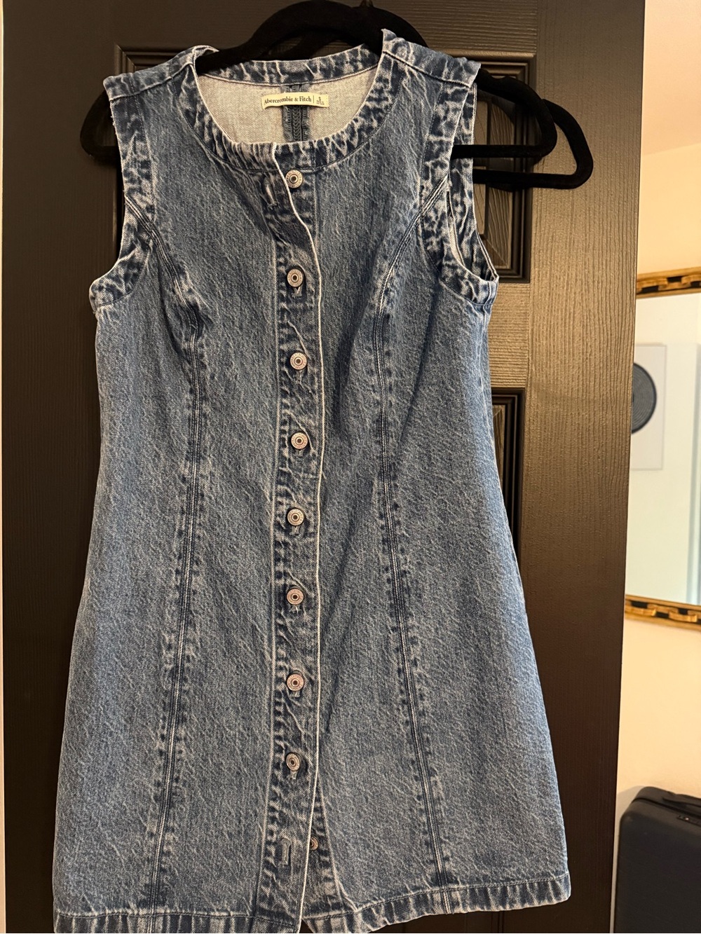 Abercrombie & Fitch Sleeveless Denim Button-Front Dress
